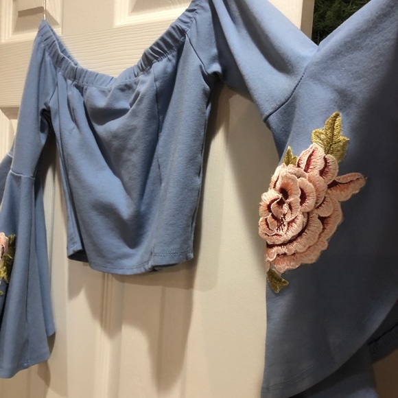 Embroidered Off Shoulder Bell Sleeve Crop - Picture 4 of 4
